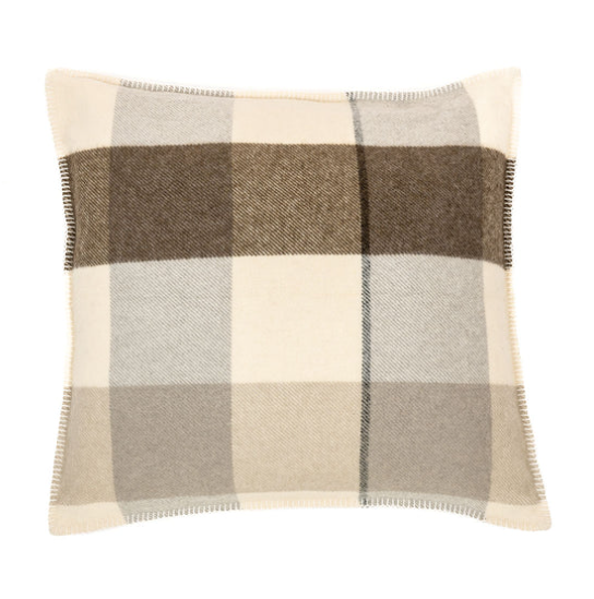 Coussin en laine à carreaux Fudge