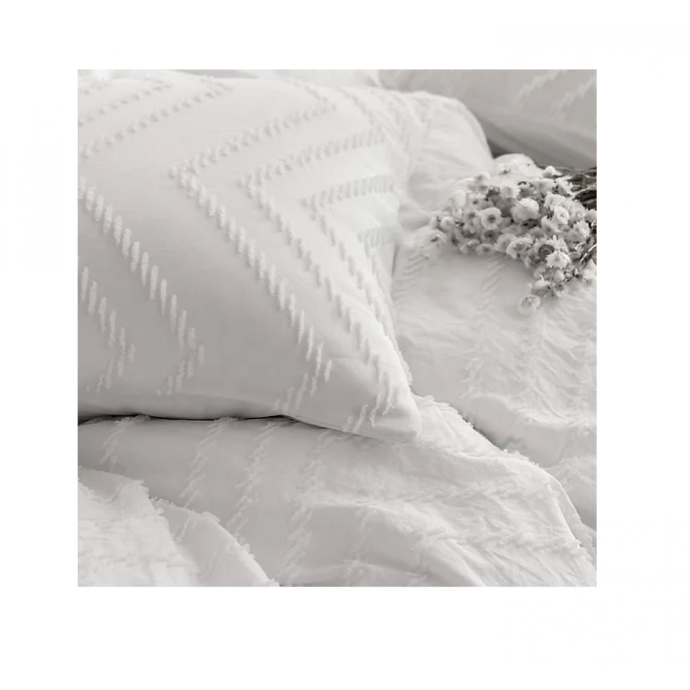 Arnaud Duvet Cover – Snow White Textured Elegance
