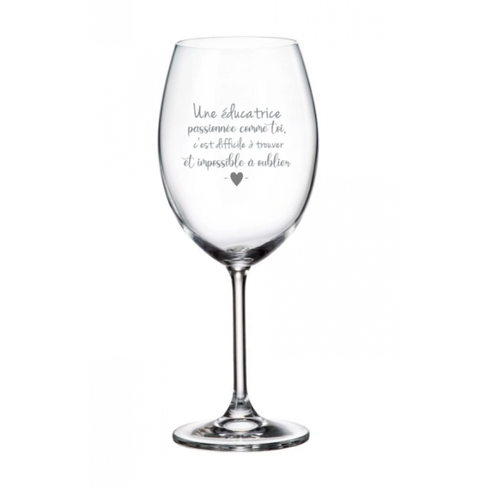 Verre à Vin – Une Éducatrice Passionnée