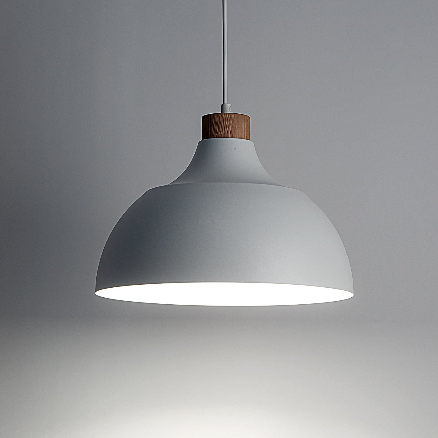 Suspension scandinave blanche CAP