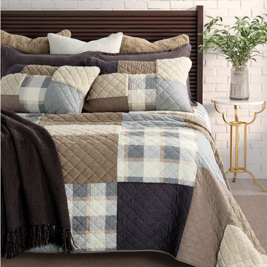 Courtepointe patchwork Alpine aux tons naturels et texturés